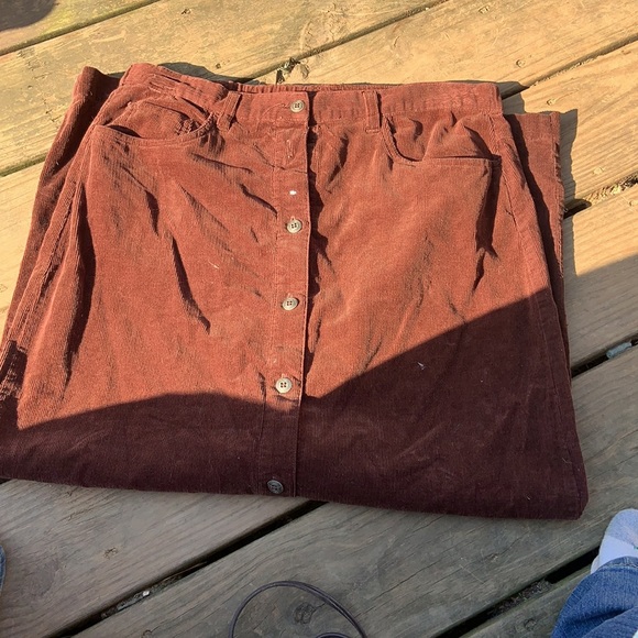 Long skirt - Picture 2 of 2